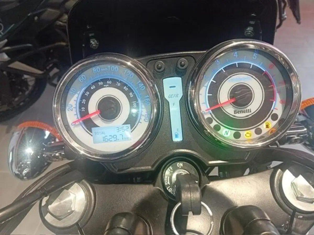 Benelli Imperiale 400 (2021 - 25) (4)