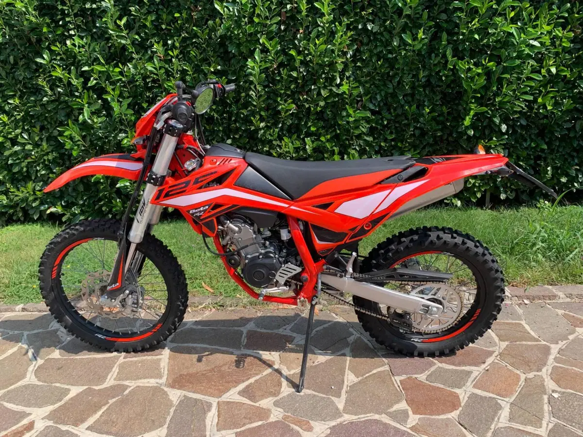 Betamotor RR 125 4T Enduro LC (2021 - 23) (2)