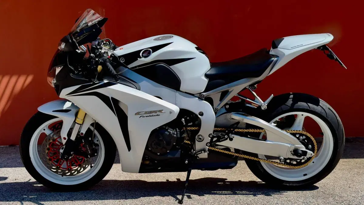 Honda CBR 1000 RR Fireblade (2008 - 11) (3)
