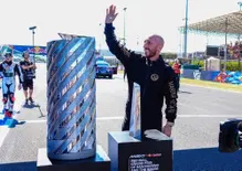 Misano, il trofeo rubato e Tony Cairoli: il finale a sorpresa del GP [VIDEO]