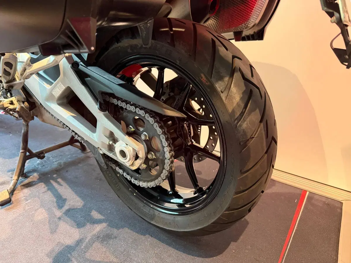 Ducati Multistrada V4 S (2021 - 24) (10)