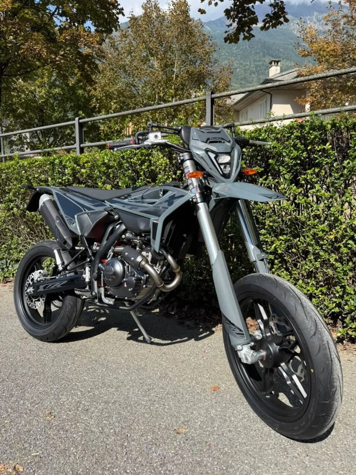 Betamotor RR 125 4T Motard T - X Special Edition (2025 - 26) (2)