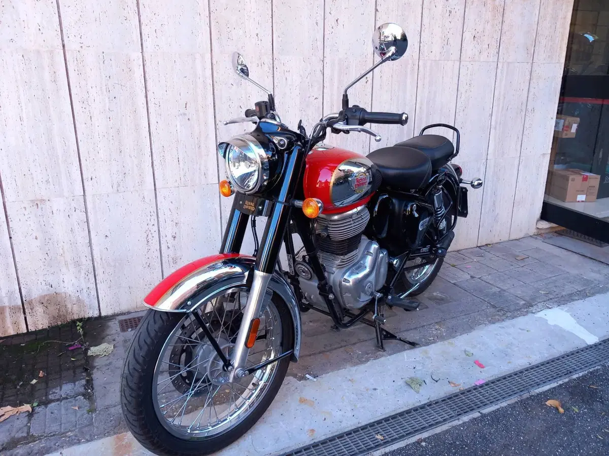 Royal Enfield Classic 350 (2021 - 26) (2)