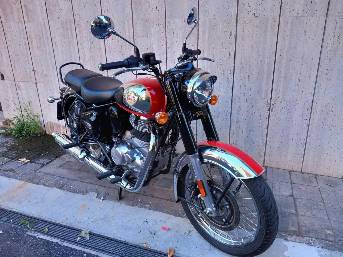Royal Enfield Classic 350 (2021 - 26) (6)