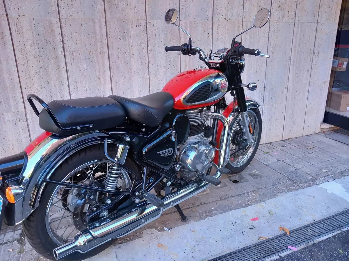 Royal Enfield Classic 350 (2021 - 26) (7)