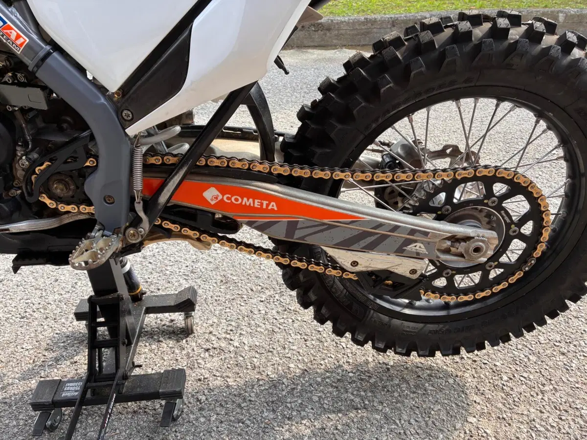 Husqvarna TE 300i (2022) (4)
