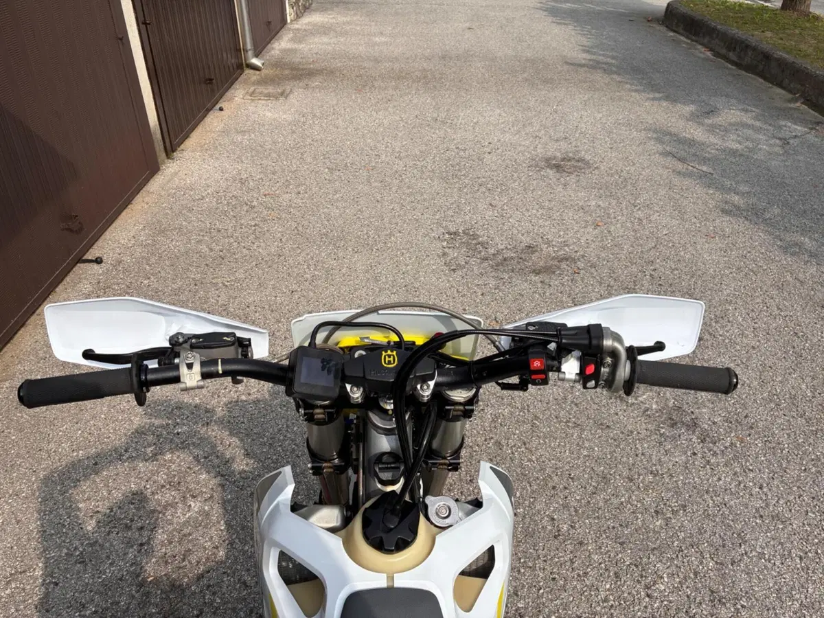 Husqvarna TE 300i (2022) (7)