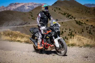 Alla HAT con 173 cavalli! TEST KTM 1390 Super Adventure R, un missile con delle ruote tassellate [VIDEO]