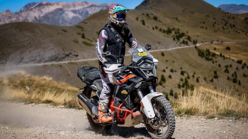 Alla HAT con 173 cavalli! TEST KTM 1390 Super Adventure R, un missile con delle ruote tassellate [VIDEO]