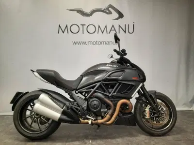 Ducati Diavel 1200 Carbon (2010 - 13) usata