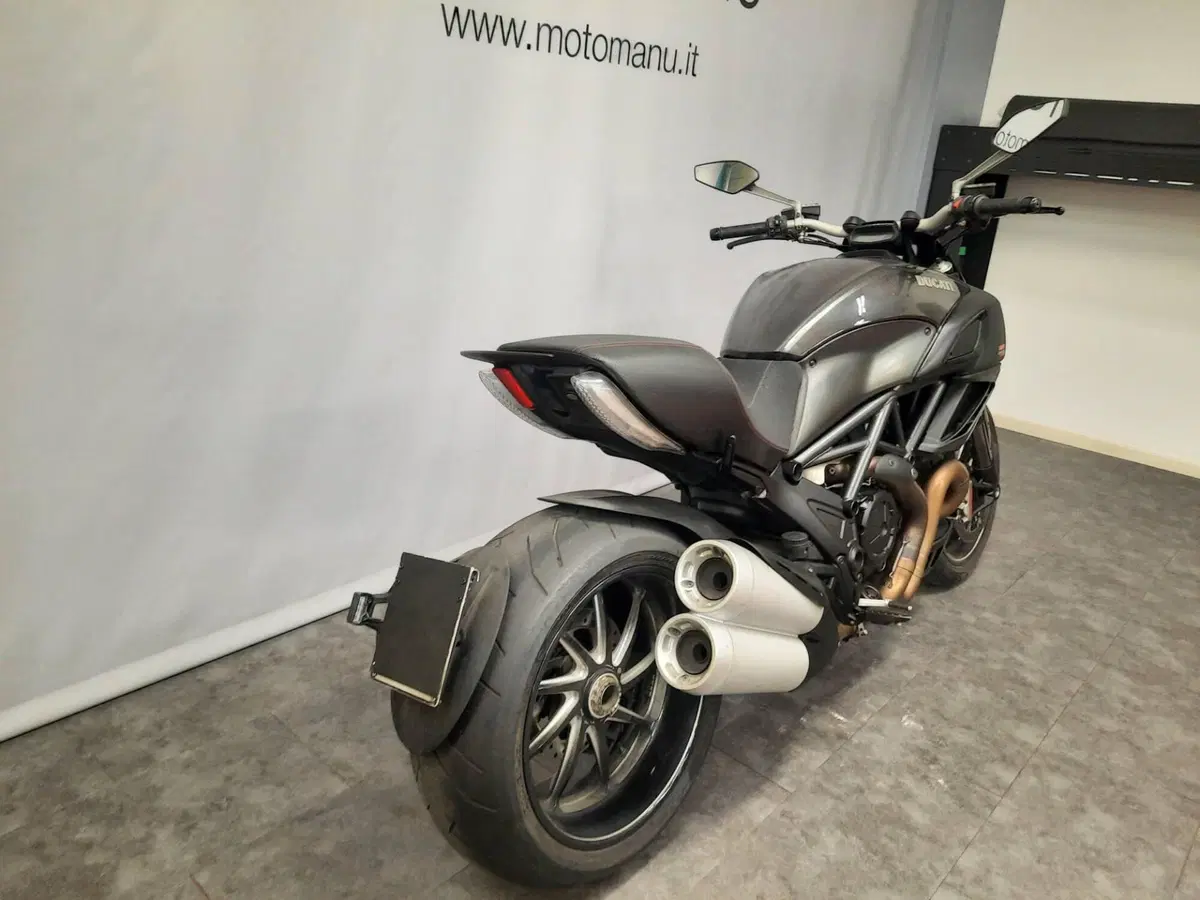 Ducati Diavel 1200 Carbon (2010 - 13) (8)