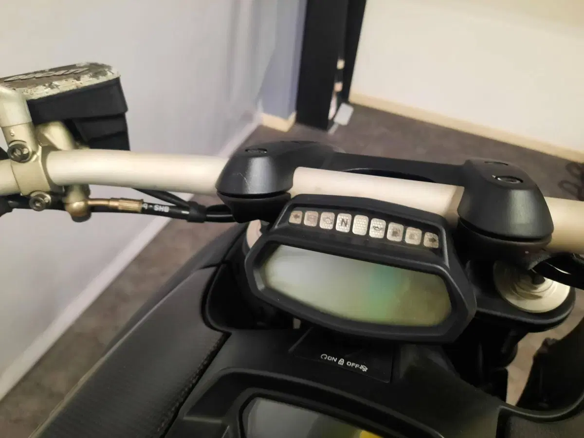 Ducati Diavel 1200 Carbon (2010 - 13) (12)