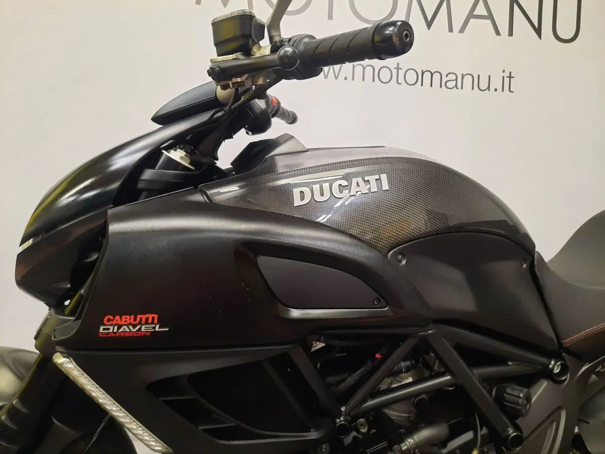 Ducati Diavel 1200 Carbon (2010 - 13) (16)