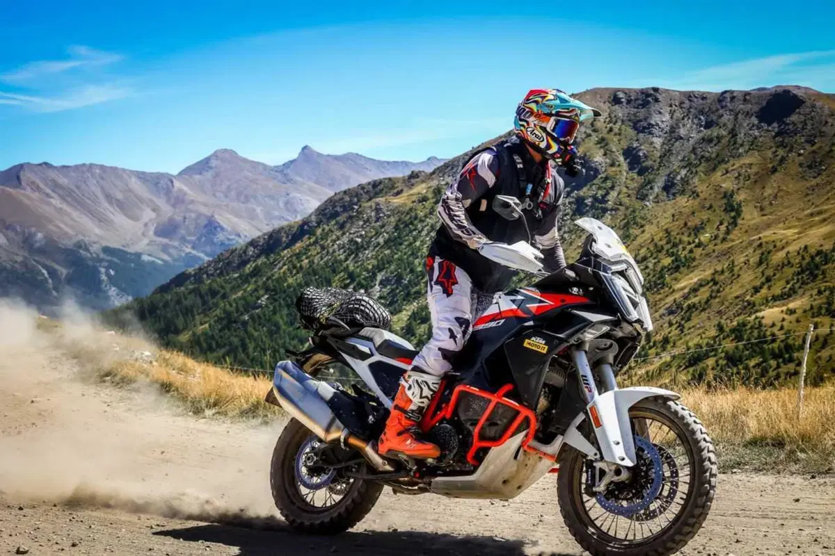 Alla HAT con 173 cavalli! TEST KTM 1390 Super Adventure R, un missile con delle ruote tassellate [VIDEO] (7)