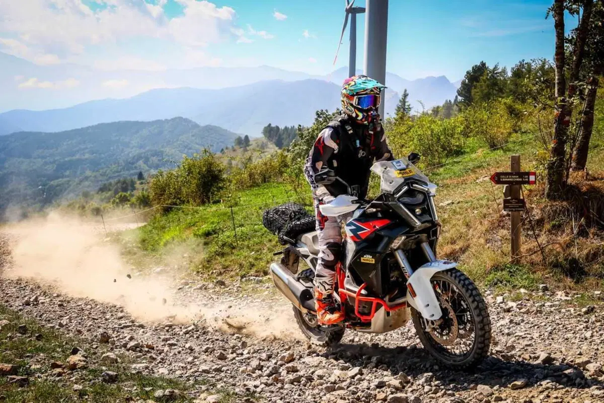 Alla HAT con 173 cavalli! TEST KTM 1390 Super Adventure R, un missile con delle ruote tassellate [VIDEO] (12)