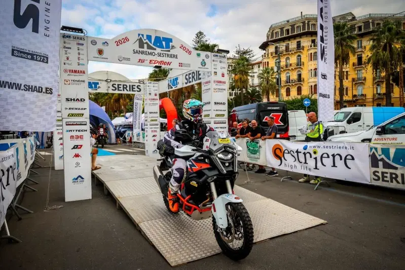 E quindi pronti, partenza, via! Inizia il test della KTM 1390 Super Adventure R