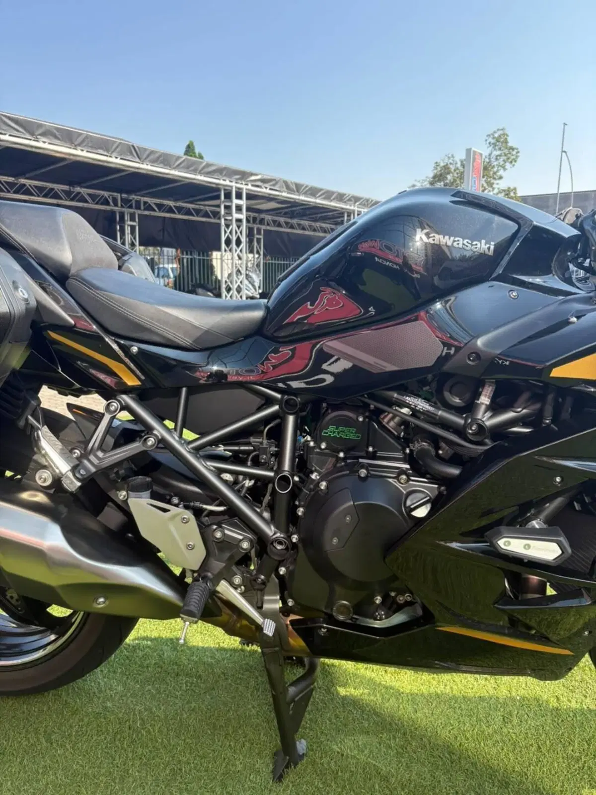 Kawasaki Ninja H2 SX SE Tourer (2024 - 26) (7)
