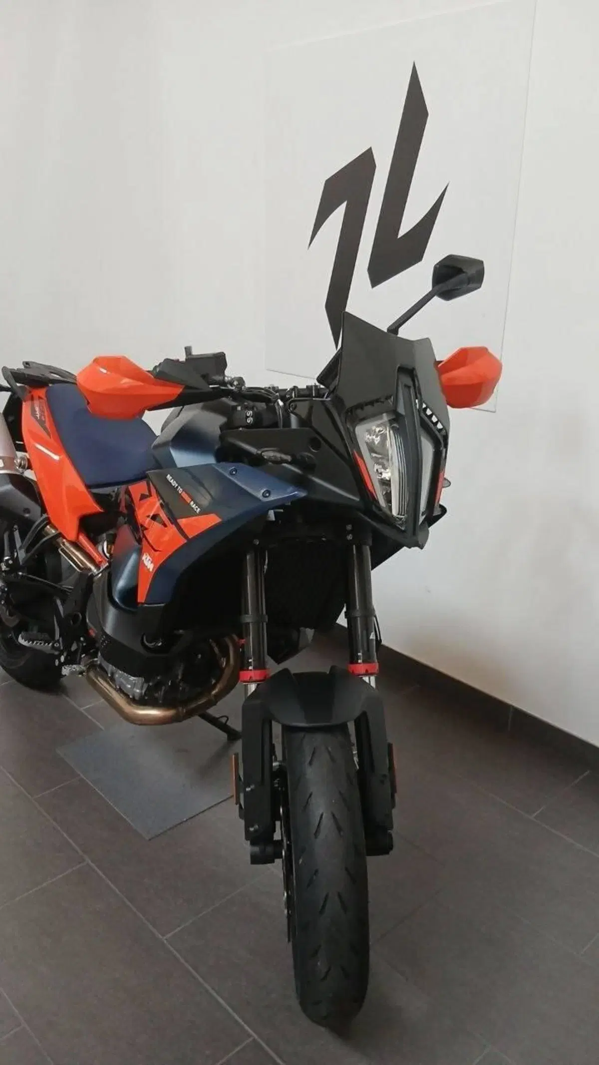 KTM 890 SMT (2026) (2)