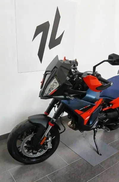 KTM 890 SMT (2026) usata