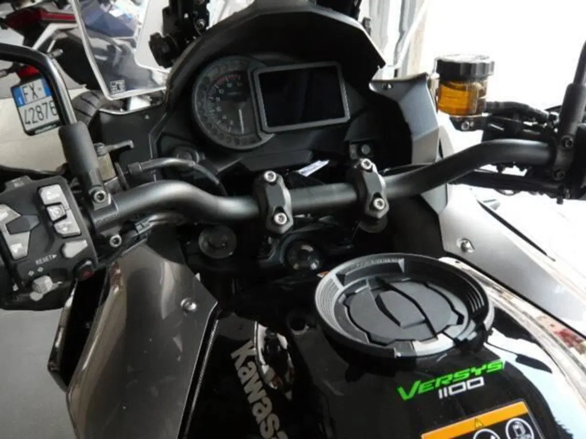 Kawasaki Versys 1100 SE Tourer Plus (2025 - 26) (4)