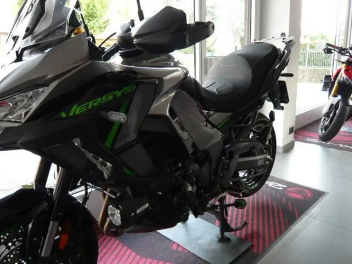Kawasaki Versys 1100 SE Tourer Plus (2025 - 26) (5)