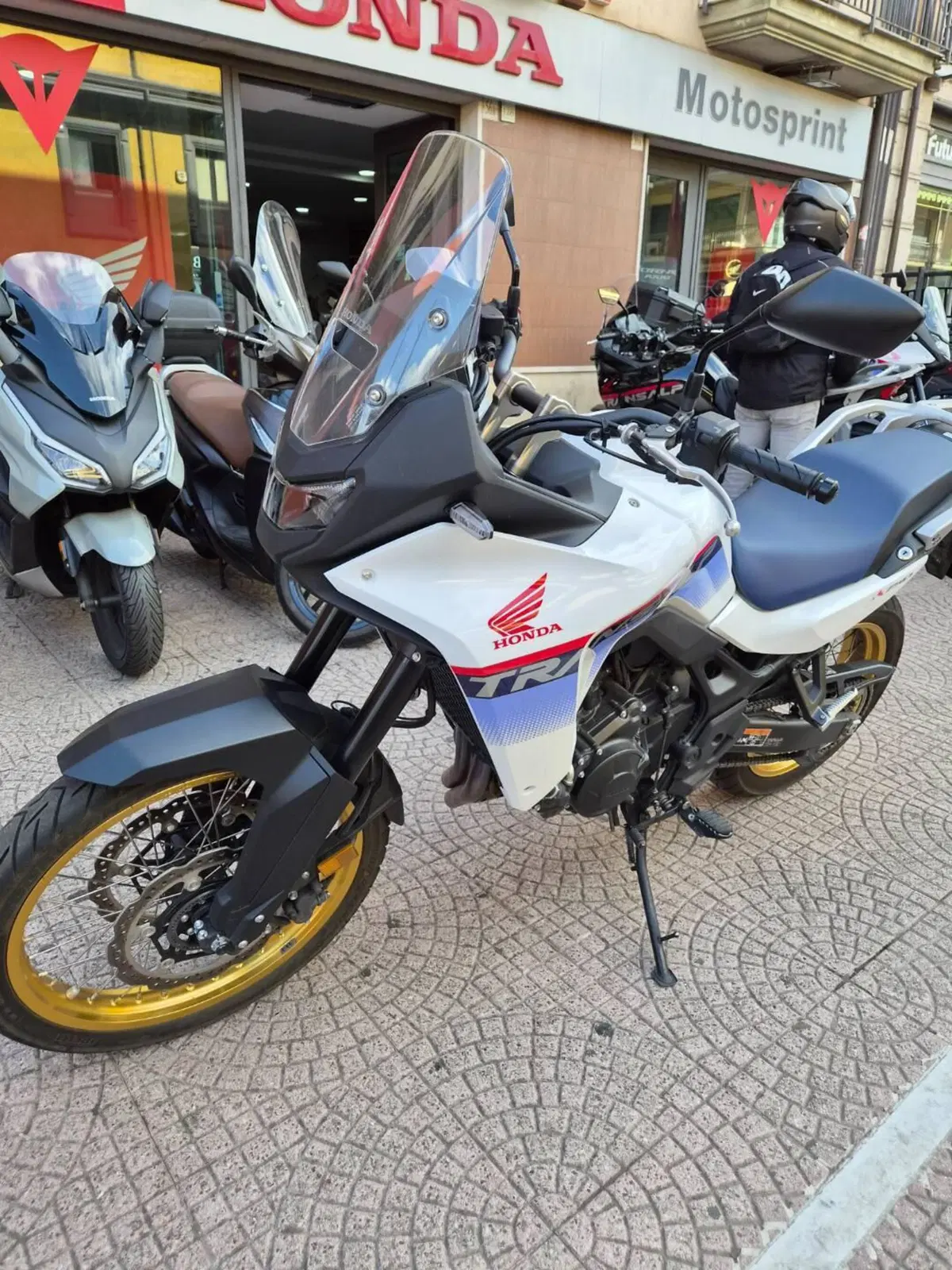 Honda Transalp XL750 (2025) (3)