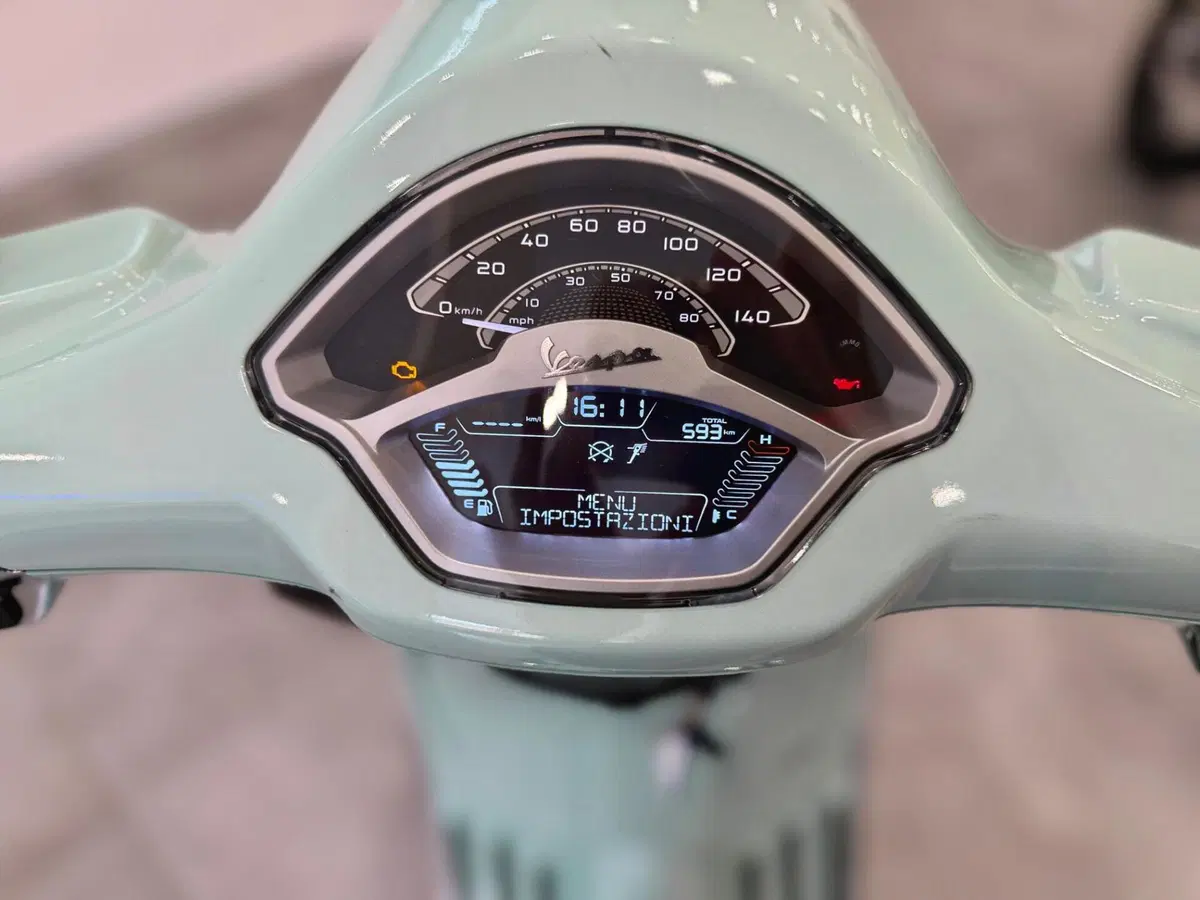 Vespa Primavera 125 (2024 - 25) (9)