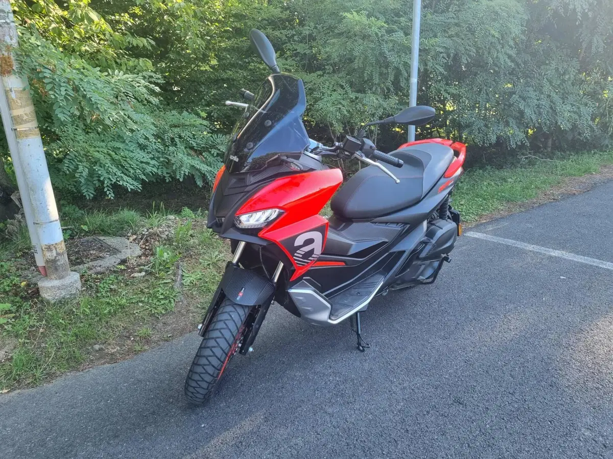 Aprilia SR GT 200 Sport (2022 - 24) (2)