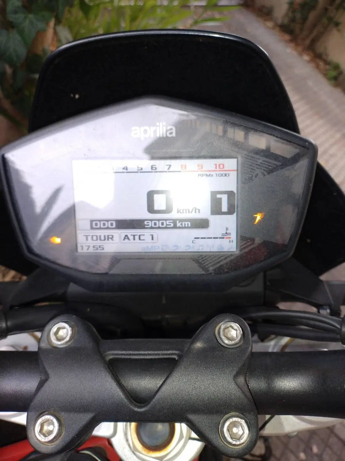 Aprilia Dorsoduro 900 (2017 - 20) (4)