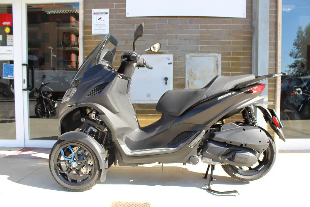 Piaggio MP3 310 Sport (2025 - 26) (2)