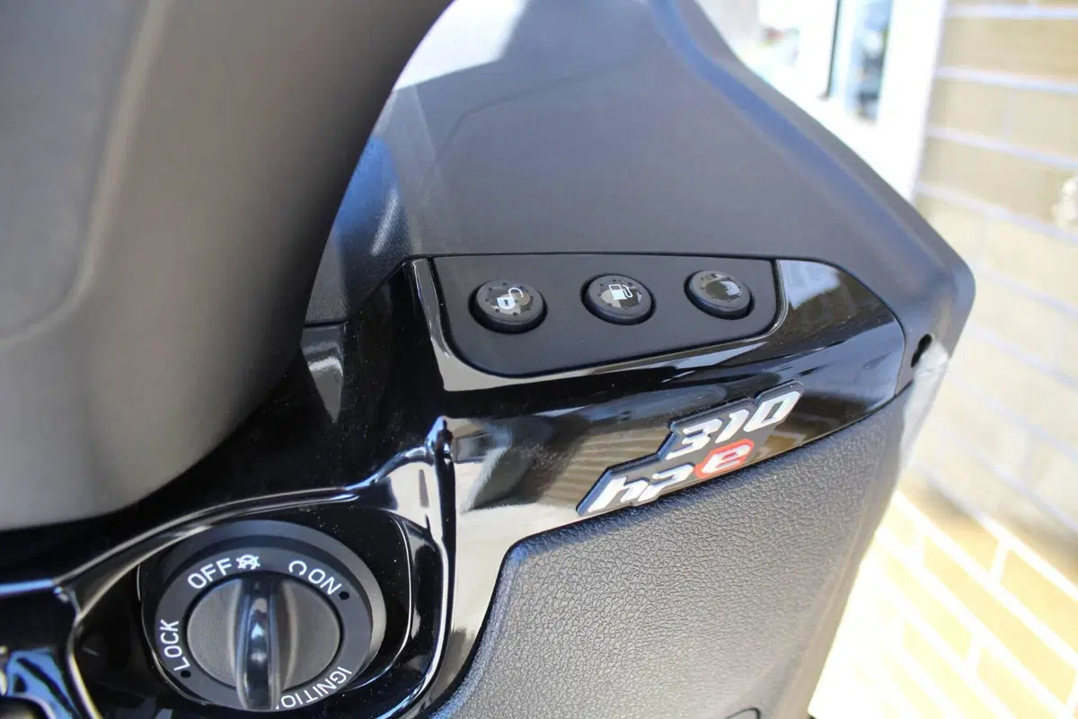 Piaggio MP3 310 Sport (2025 - 26) (9)