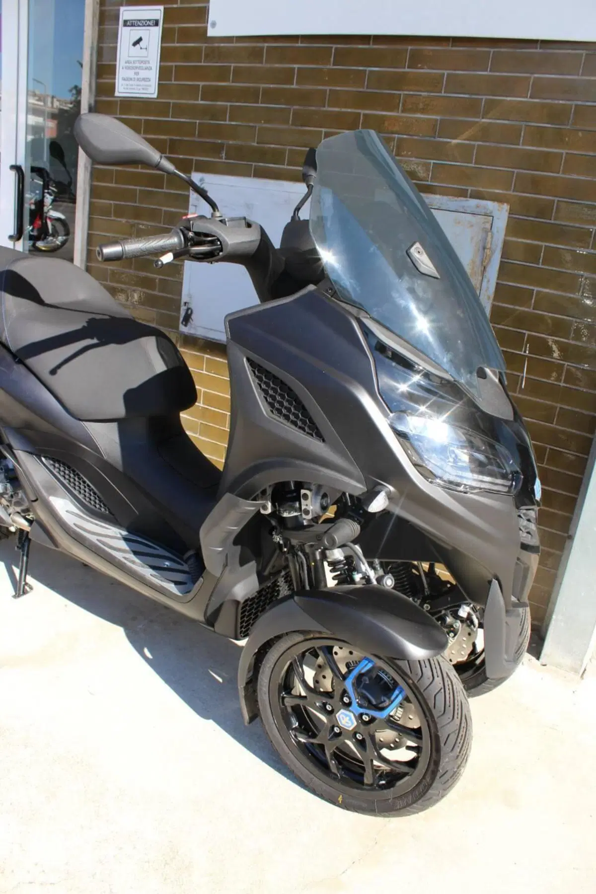Piaggio MP3 310 Sport (2025 - 26) (10)