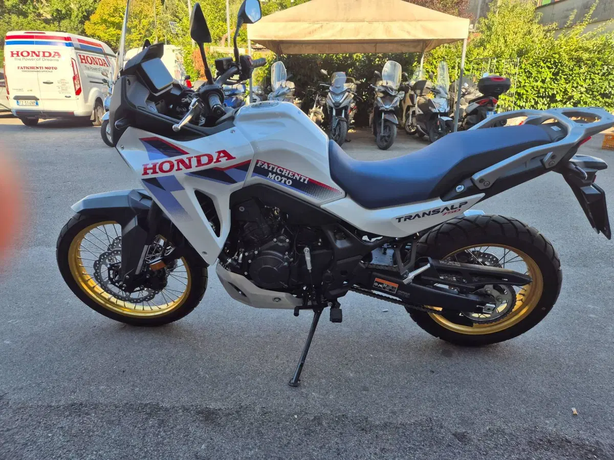 Honda Transalp XL750 (2026) (3)