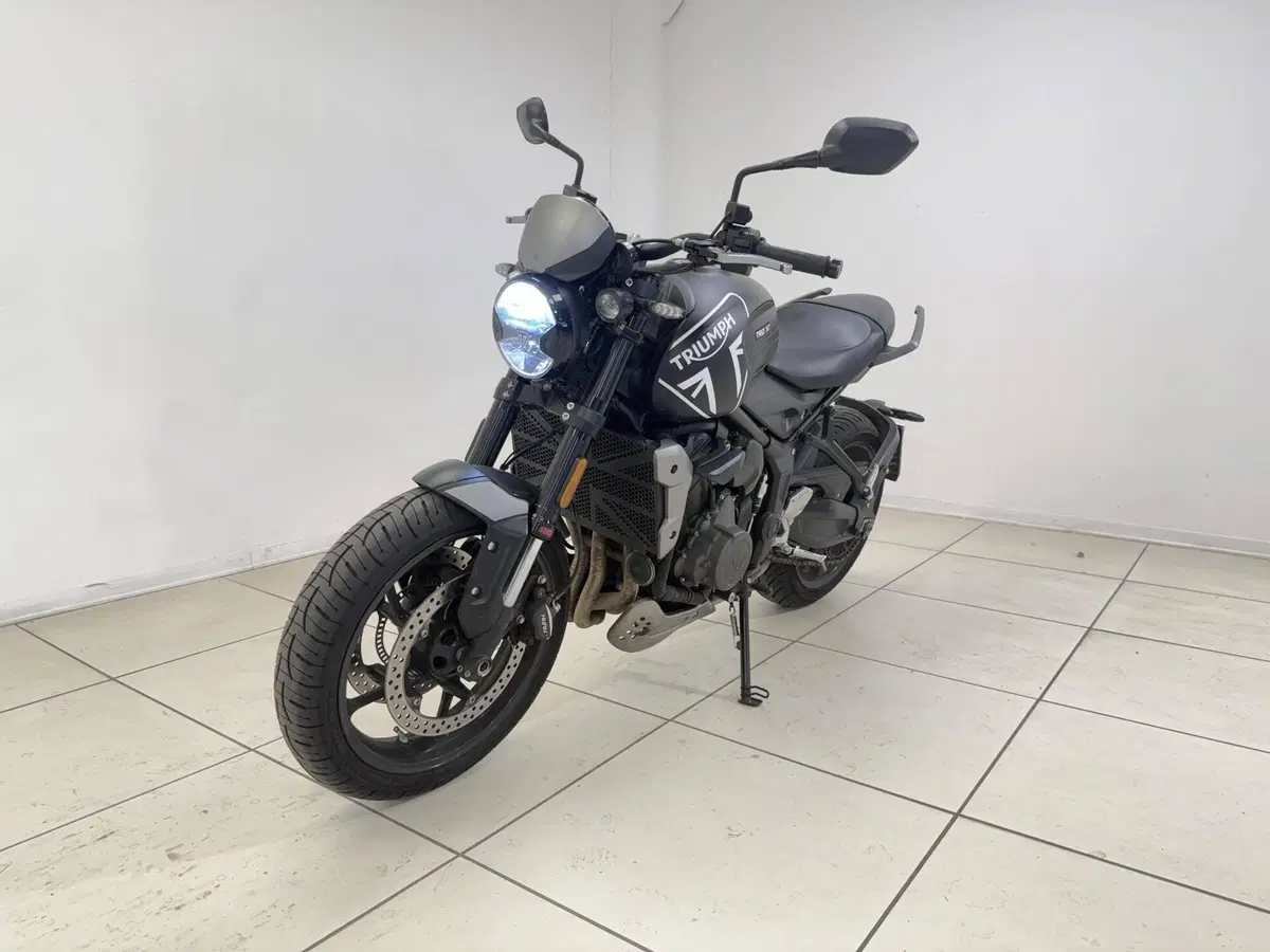 Triumph Trident 660 (2021 - 24) (2)