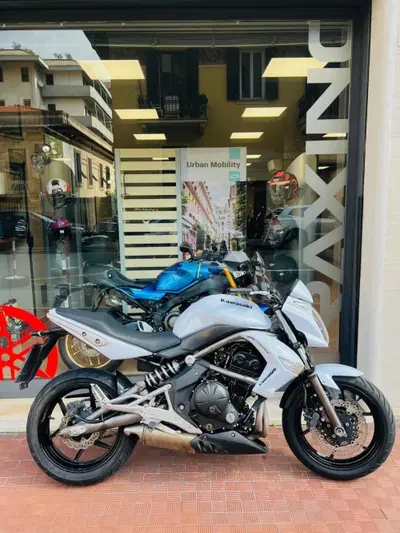 Kawasaki ER-6N (2009 - 11) usata