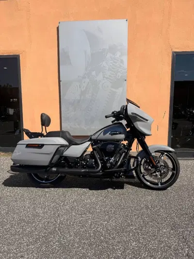 Harley-Davidson Street Glide (2024 - 26) usata