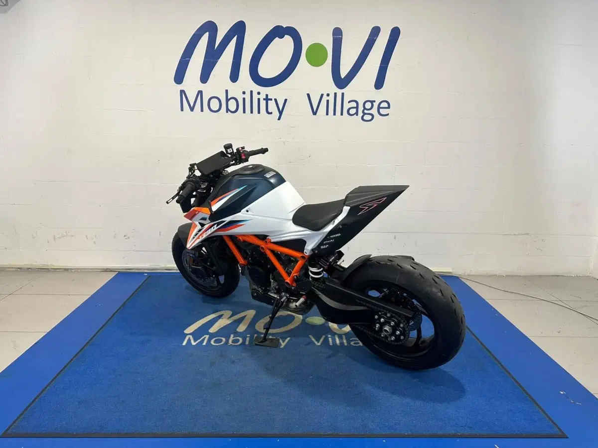 KTM 1390 Super Duke RR (2026) (4)