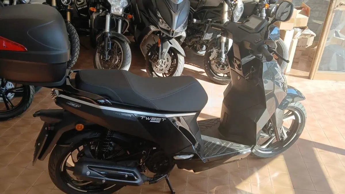 Peugeot Tweet 125 FL Active (2025 - 26) (3)