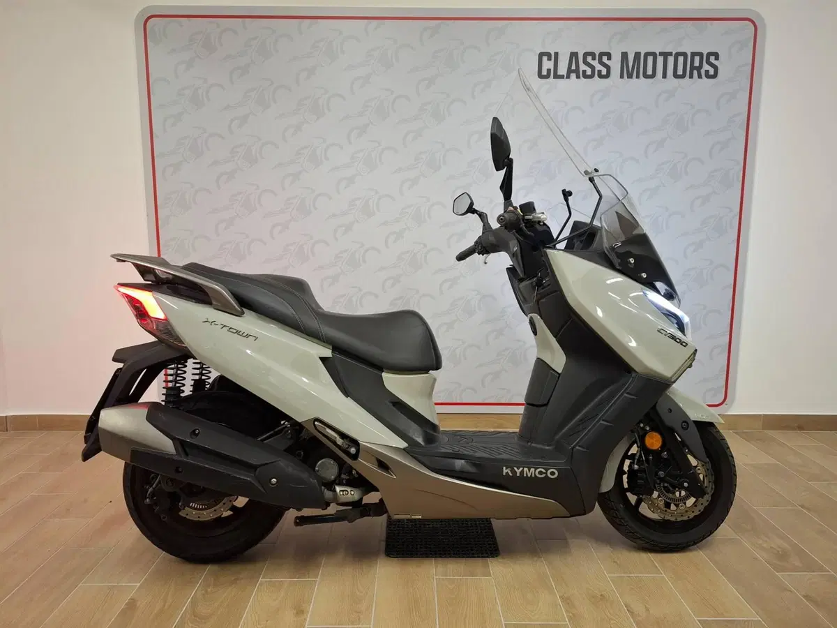 Kymco X-Town 300i (2021 - 24) (2)