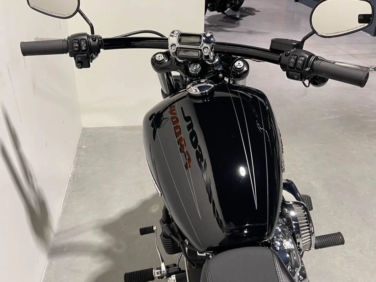 Harley-Davidson Breakout (2021 - 22) (6)
