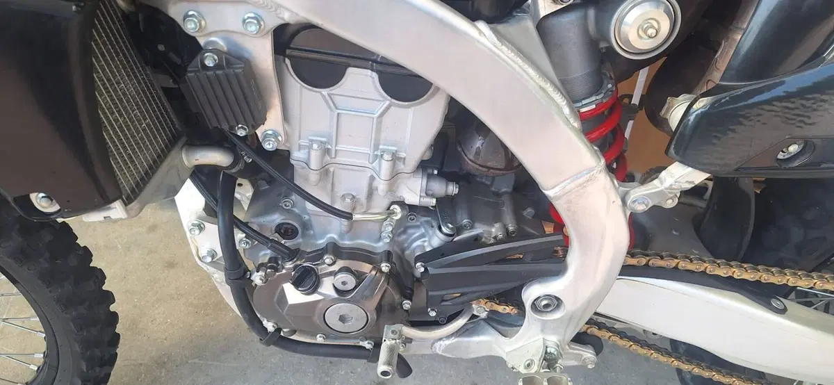 Yamaha YZ 450 F (2010 - 11) (2)