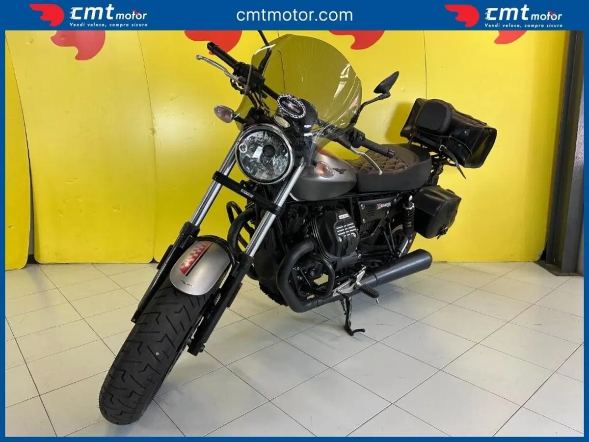 Moto Guzzi V9 Bobber (2016 - 18) (2)