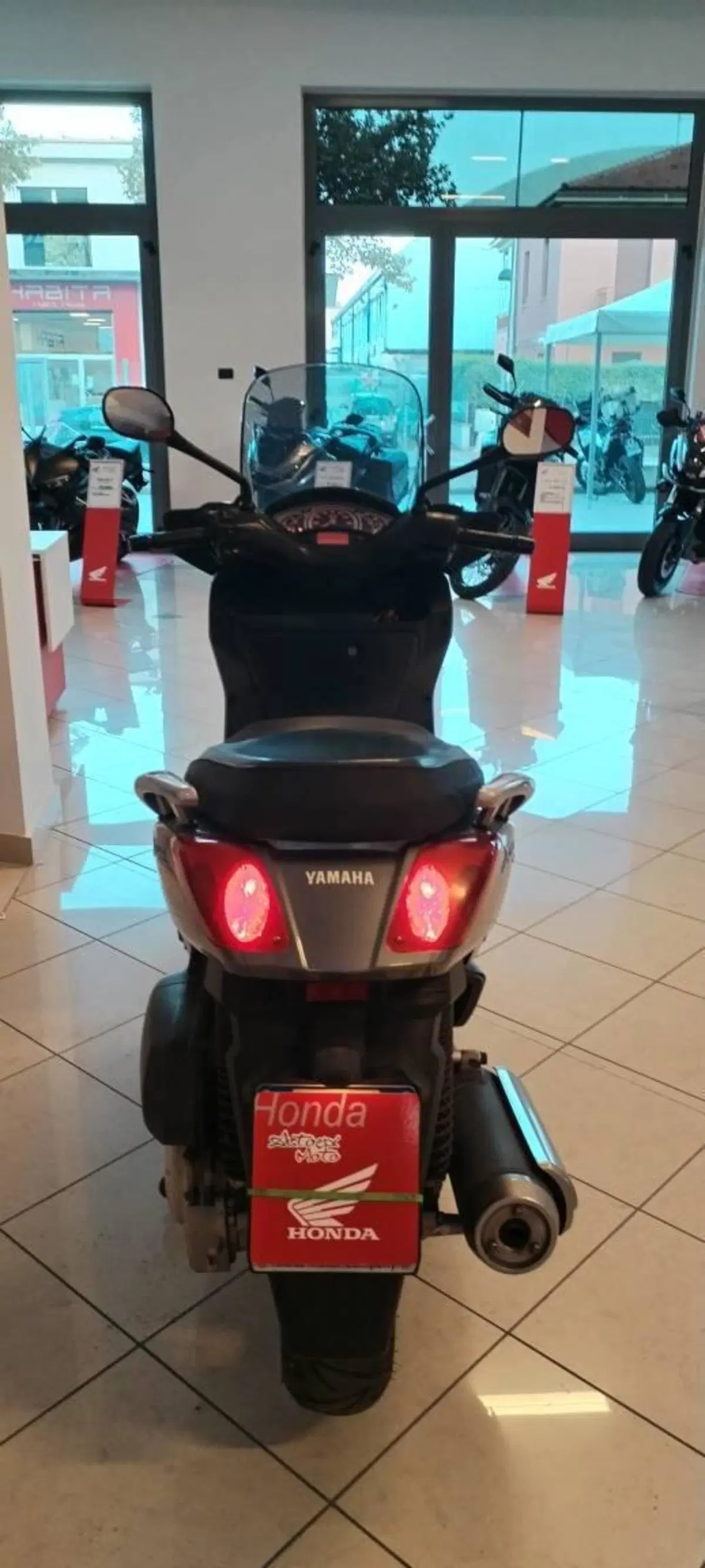 Yamaha X-Max 250 (2007 - 09) (3)