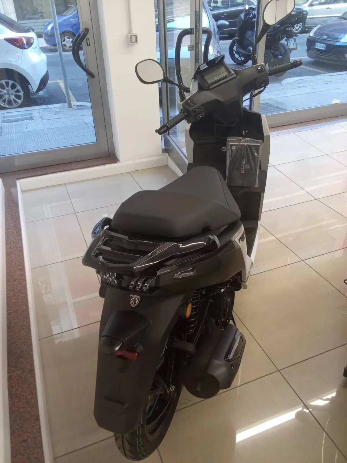 Peugeot Tweet 125 FL GT (2025 - 26) (4)