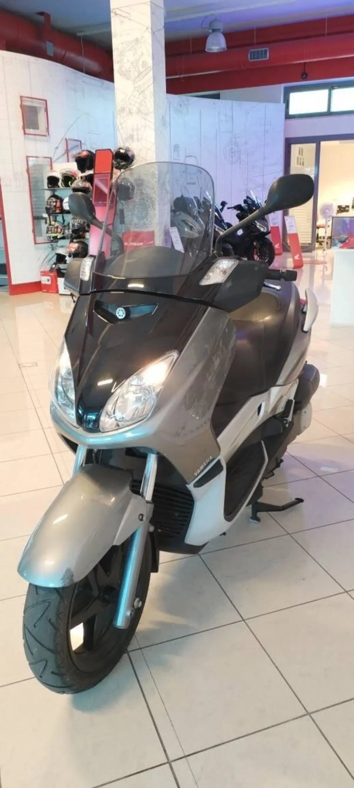 Yamaha X-Max 250 (2007 - 09) (6)
