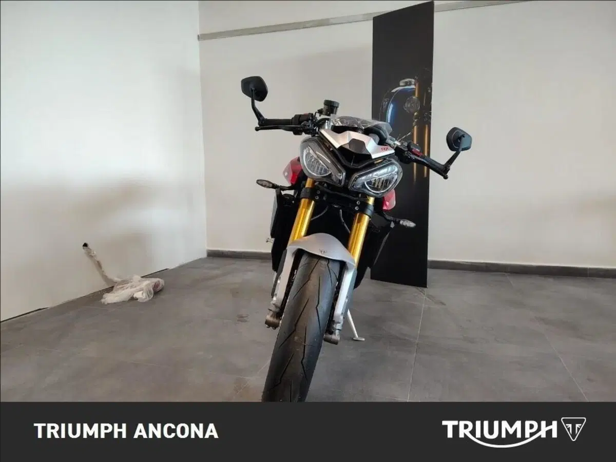 Triumph Street Triple 765 RX (2026) (7)