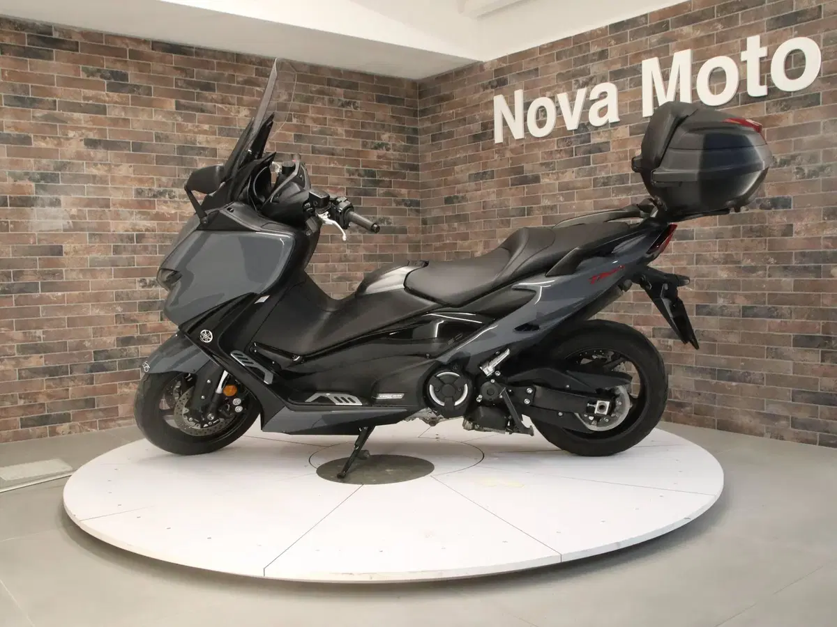 Yamaha T-Max 560 Tech Max (2021)