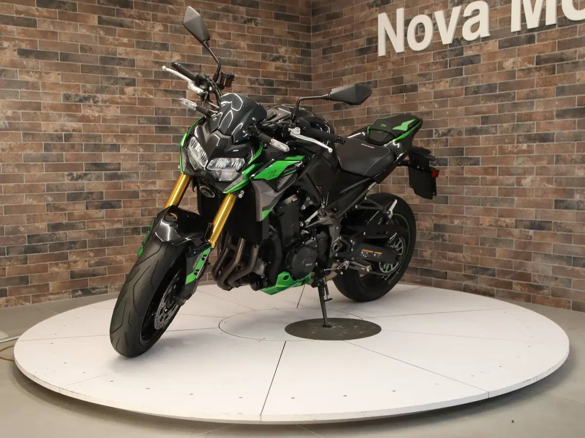 Kawasaki Z 900 SE (2022 - 24) (4)