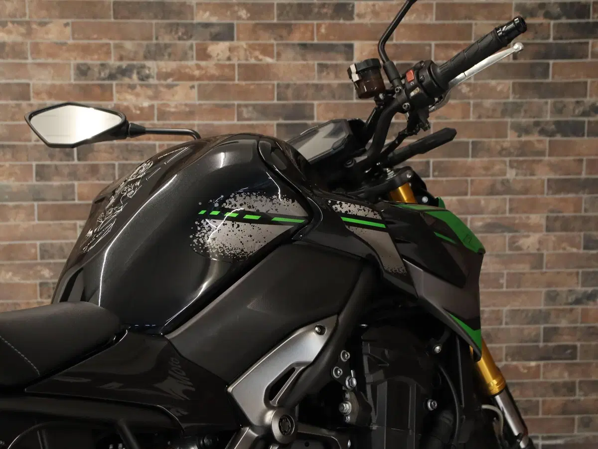 Kawasaki Z 900 SE (2022 - 24) (10)