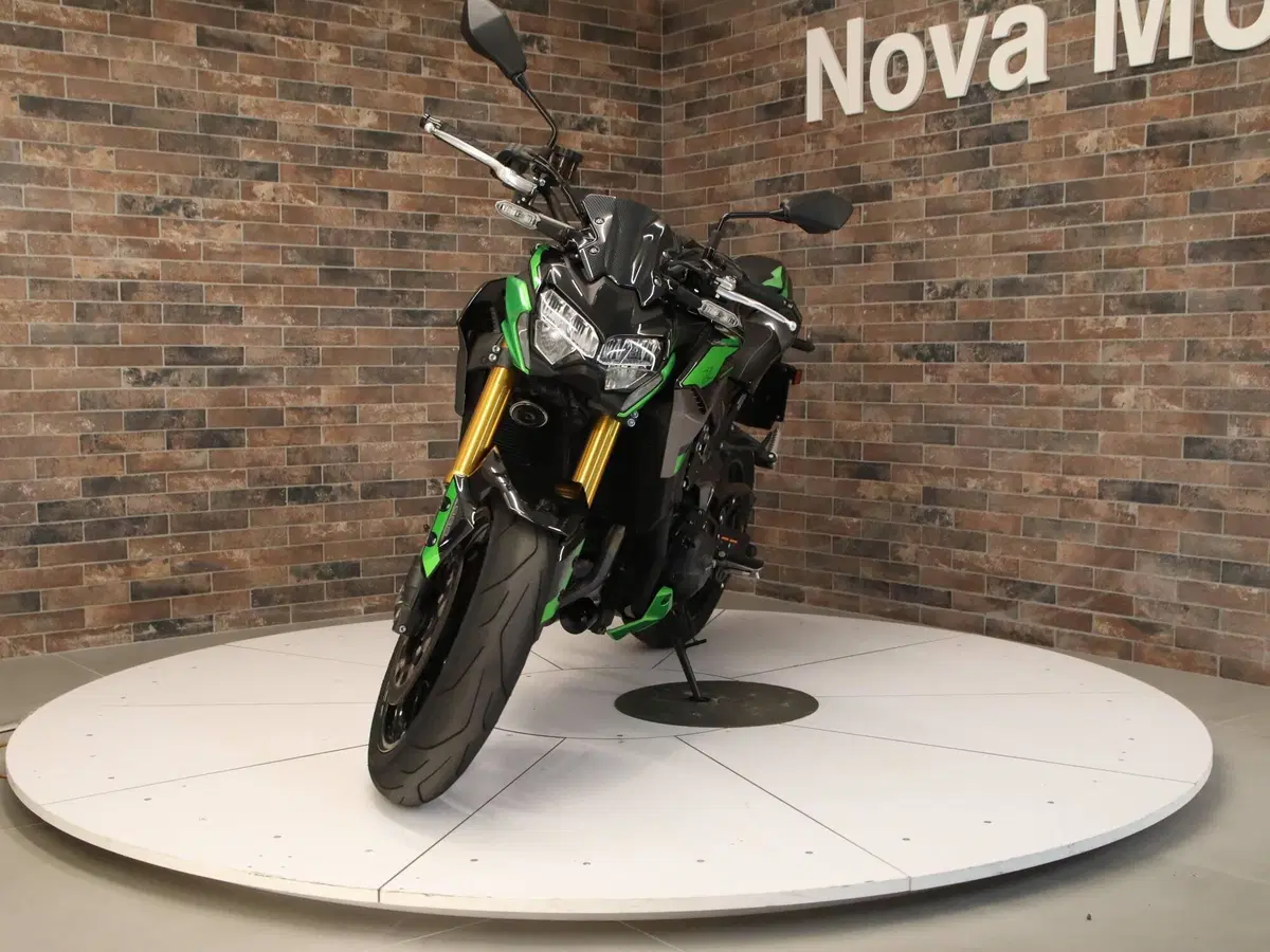 Kawasaki Z 900 SE (2022 - 24) (5)